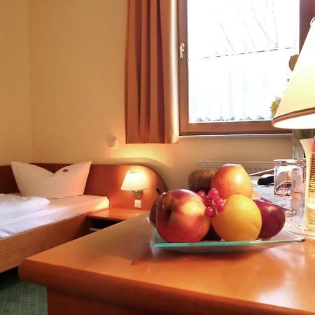 Landhotel Dresden Bagian luar foto