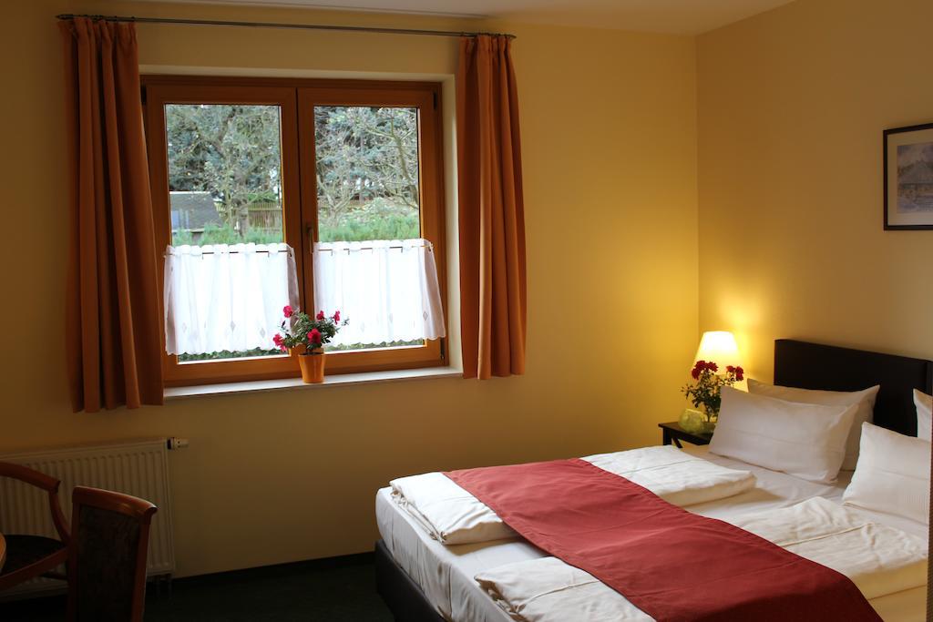 Landhotel Dresden Bagian luar foto
