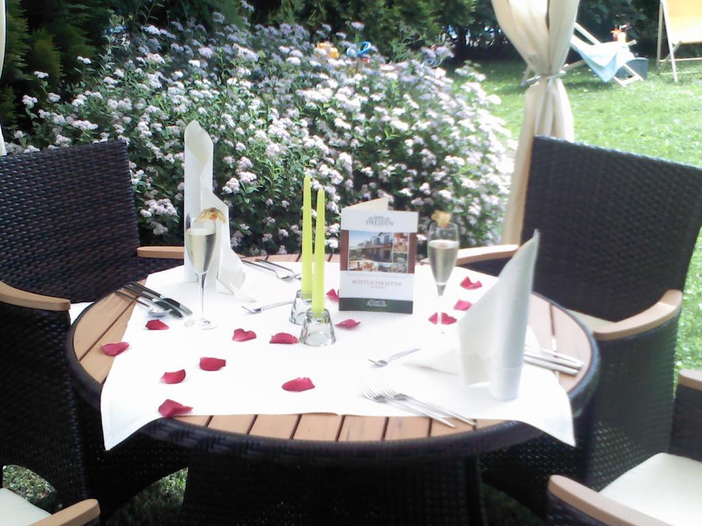 Landhotel Dresden Bagian luar foto