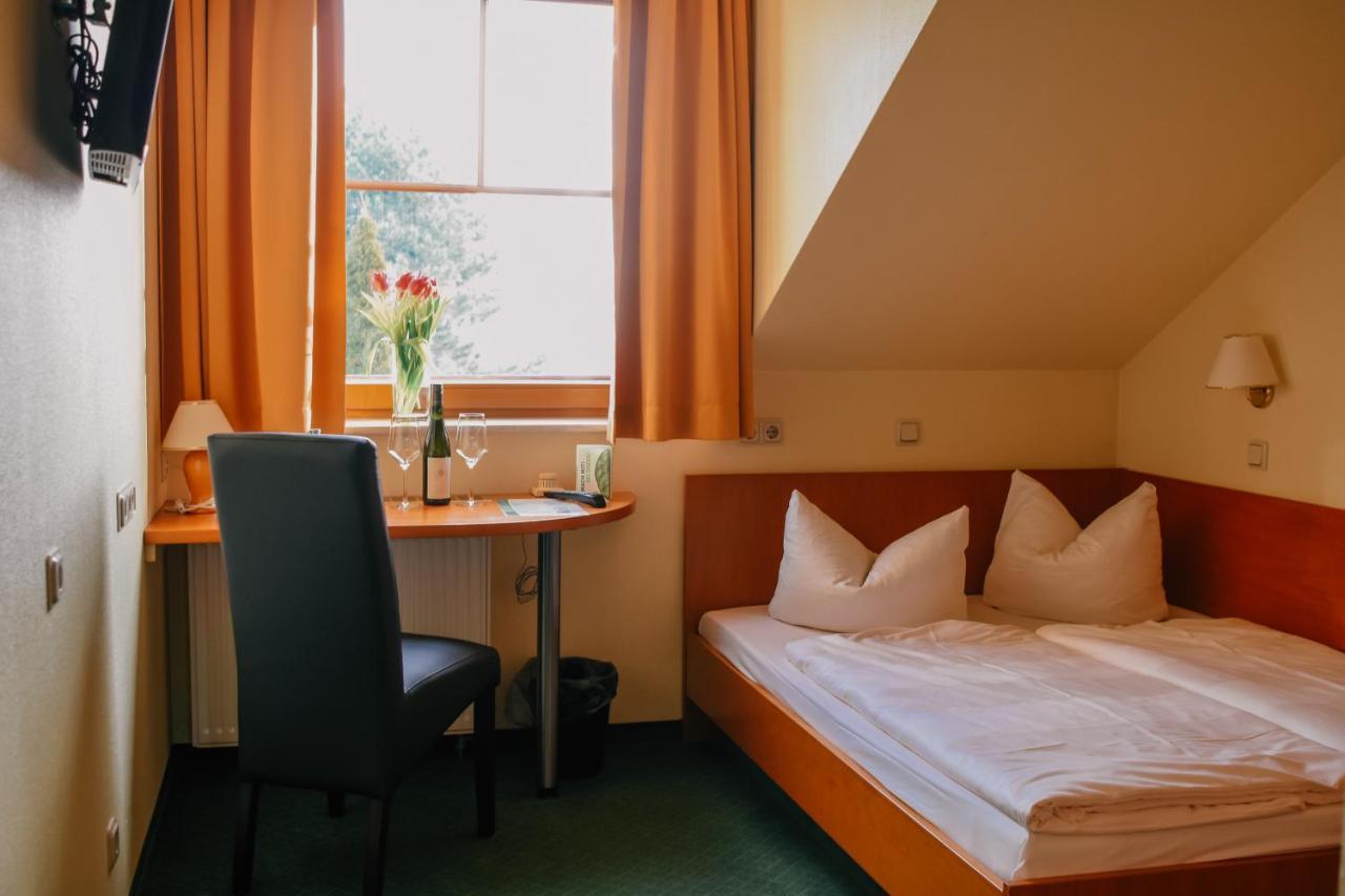 Landhotel Dresden Bagian luar foto