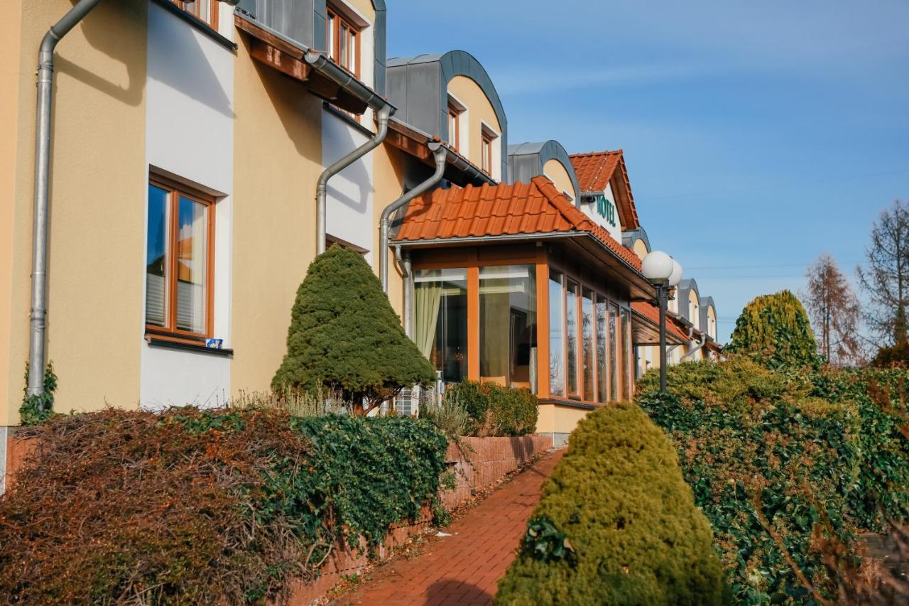 Landhotel Dresden Bagian luar foto
