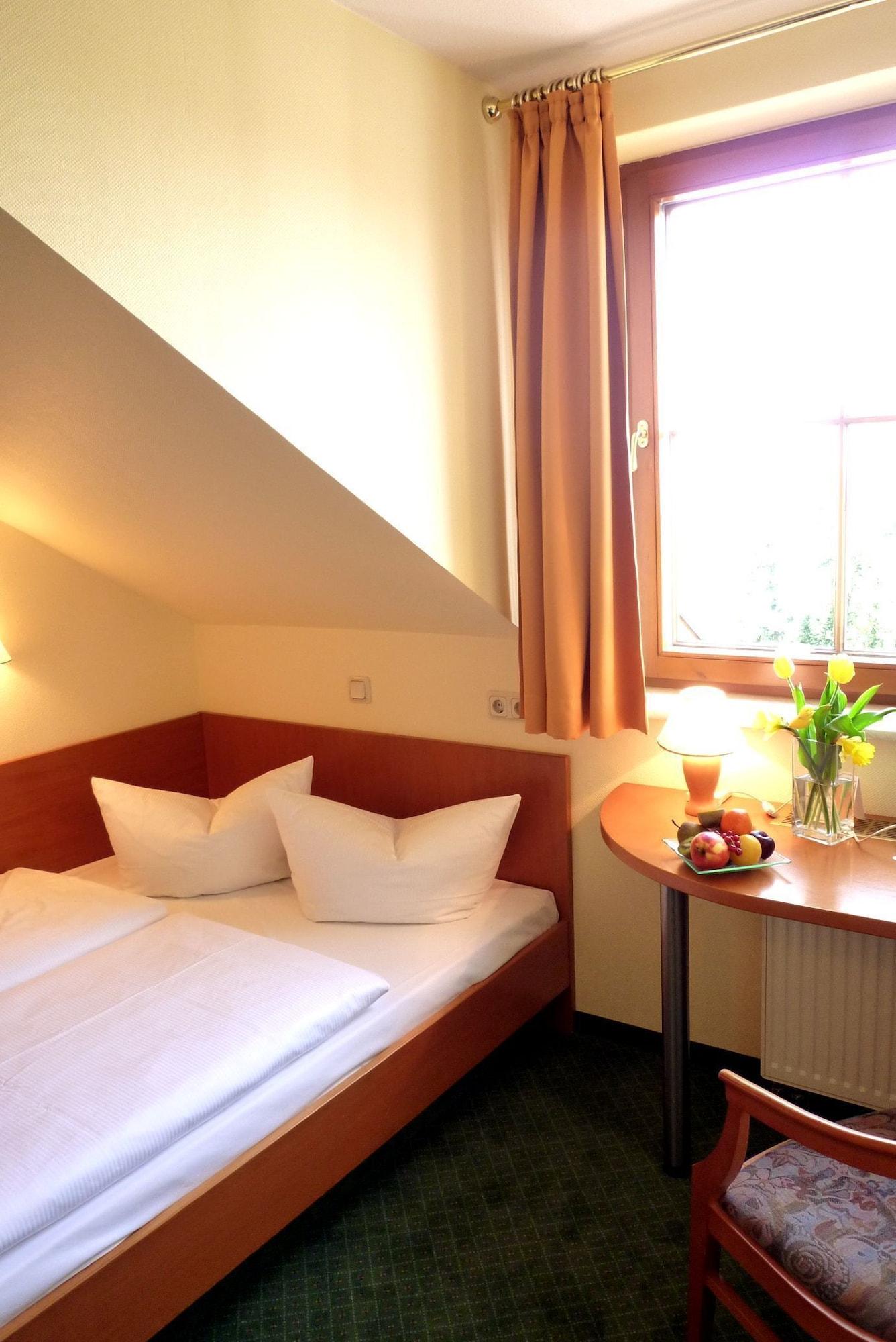 Landhotel Dresden Bagian luar foto