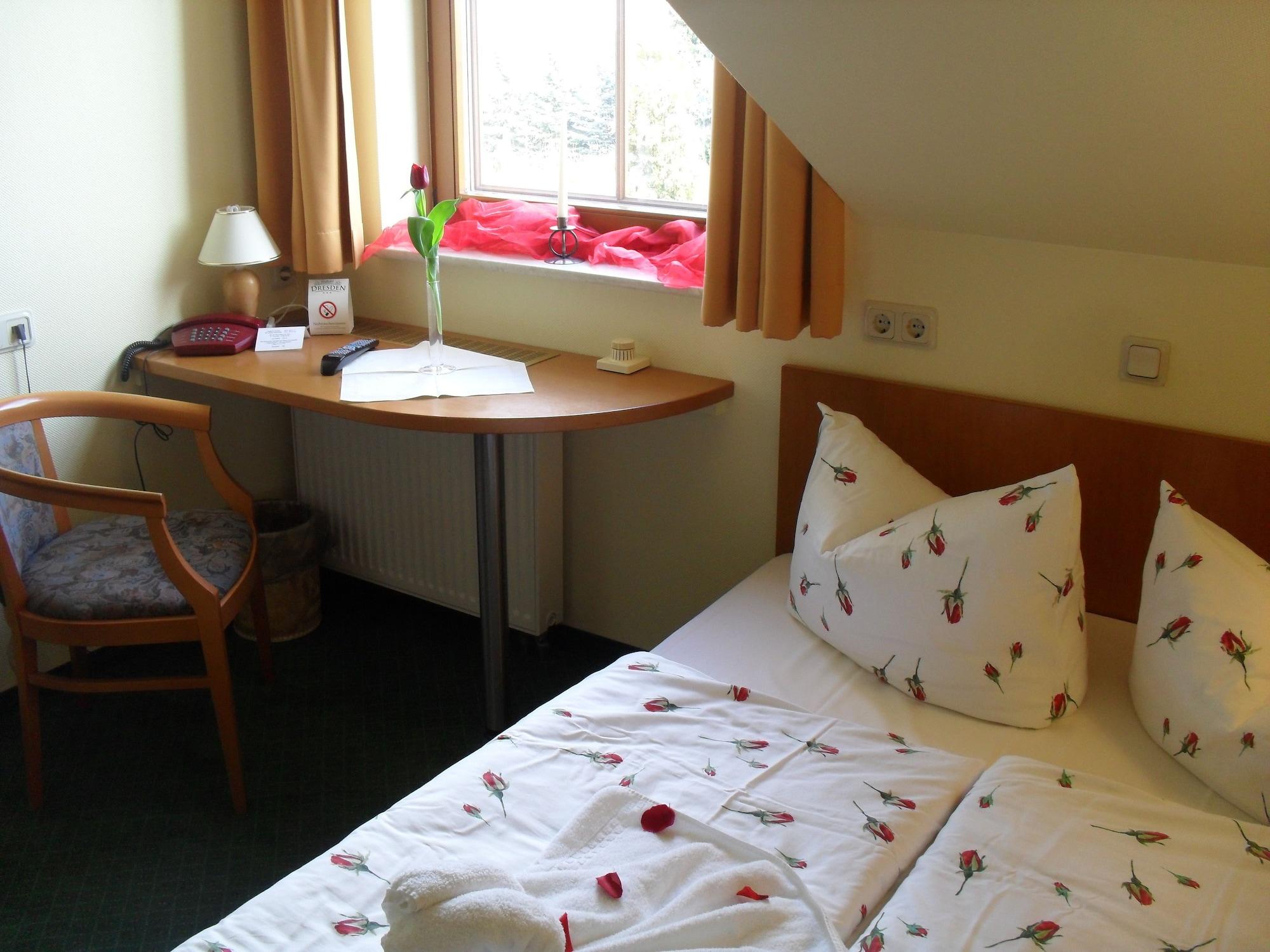 Landhotel Dresden Bagian luar foto