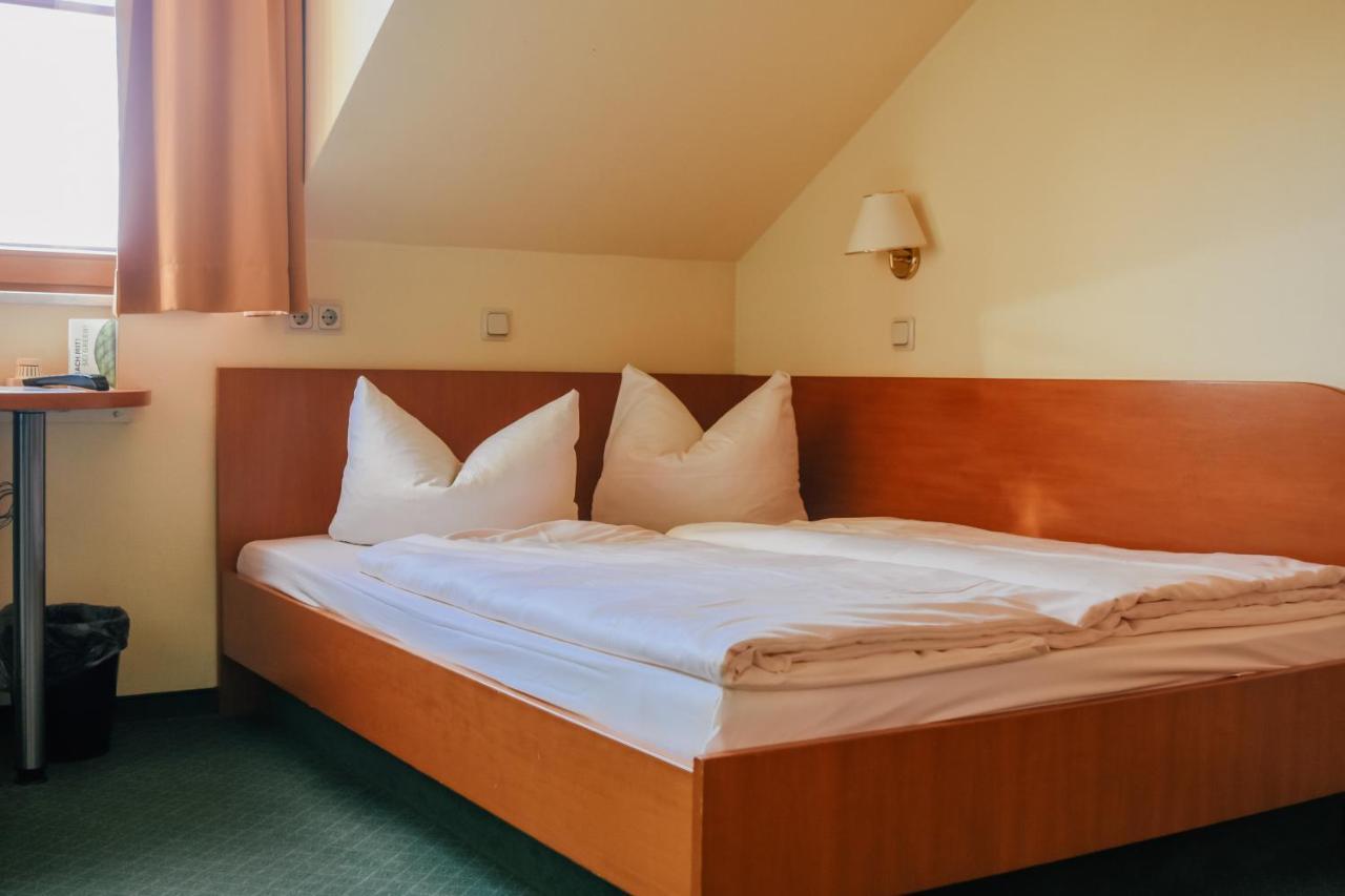 Landhotel Dresden Bagian luar foto