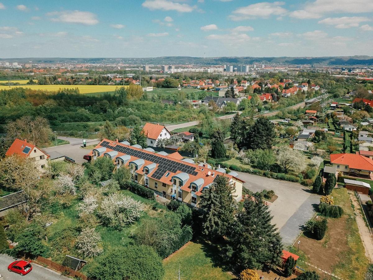 Landhotel Dresden Bagian luar foto