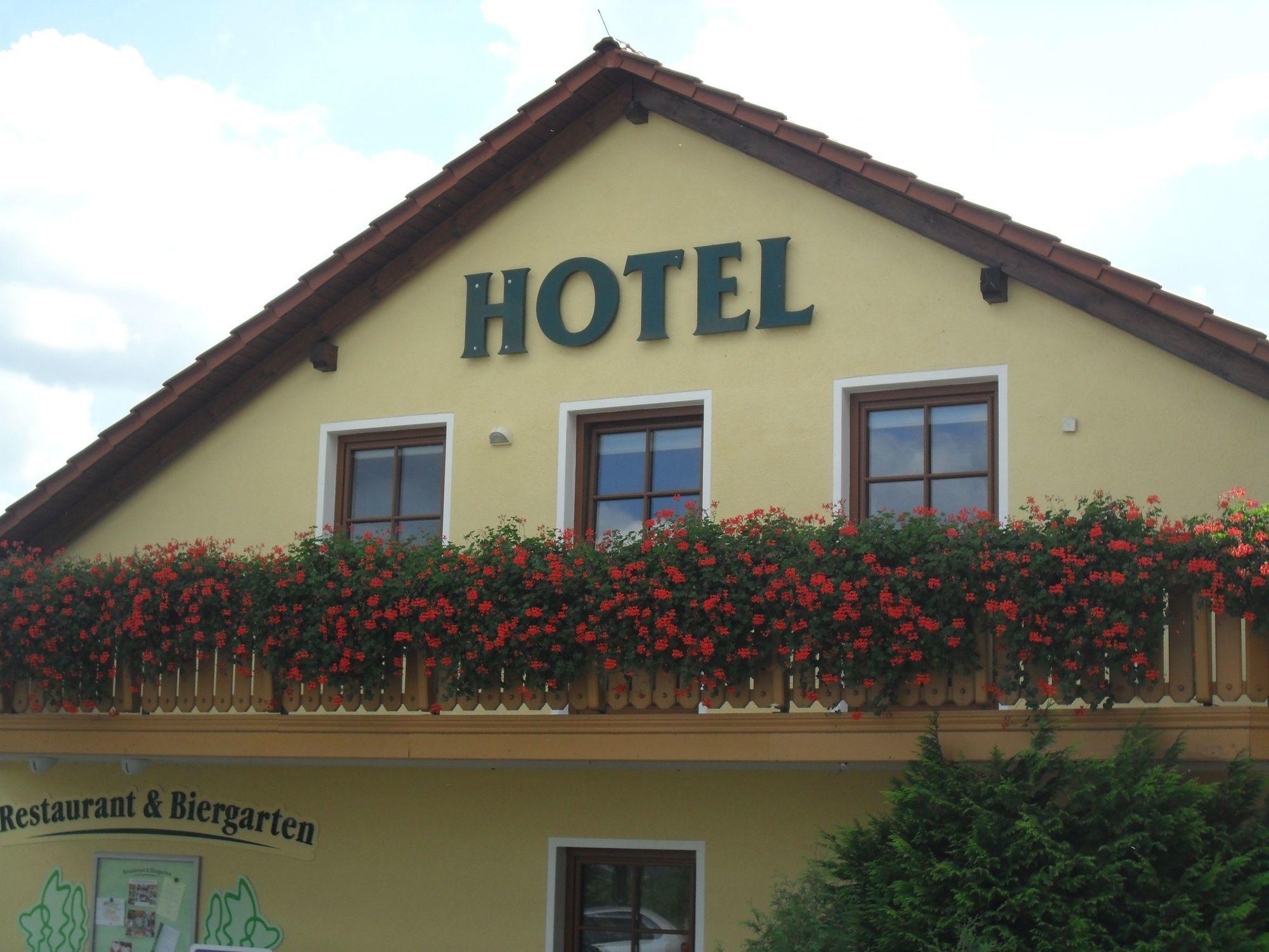 Landhotel Dresden Bagian luar foto