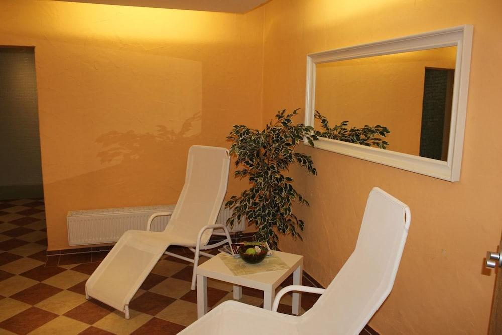Landhotel Dresden Bagian luar foto