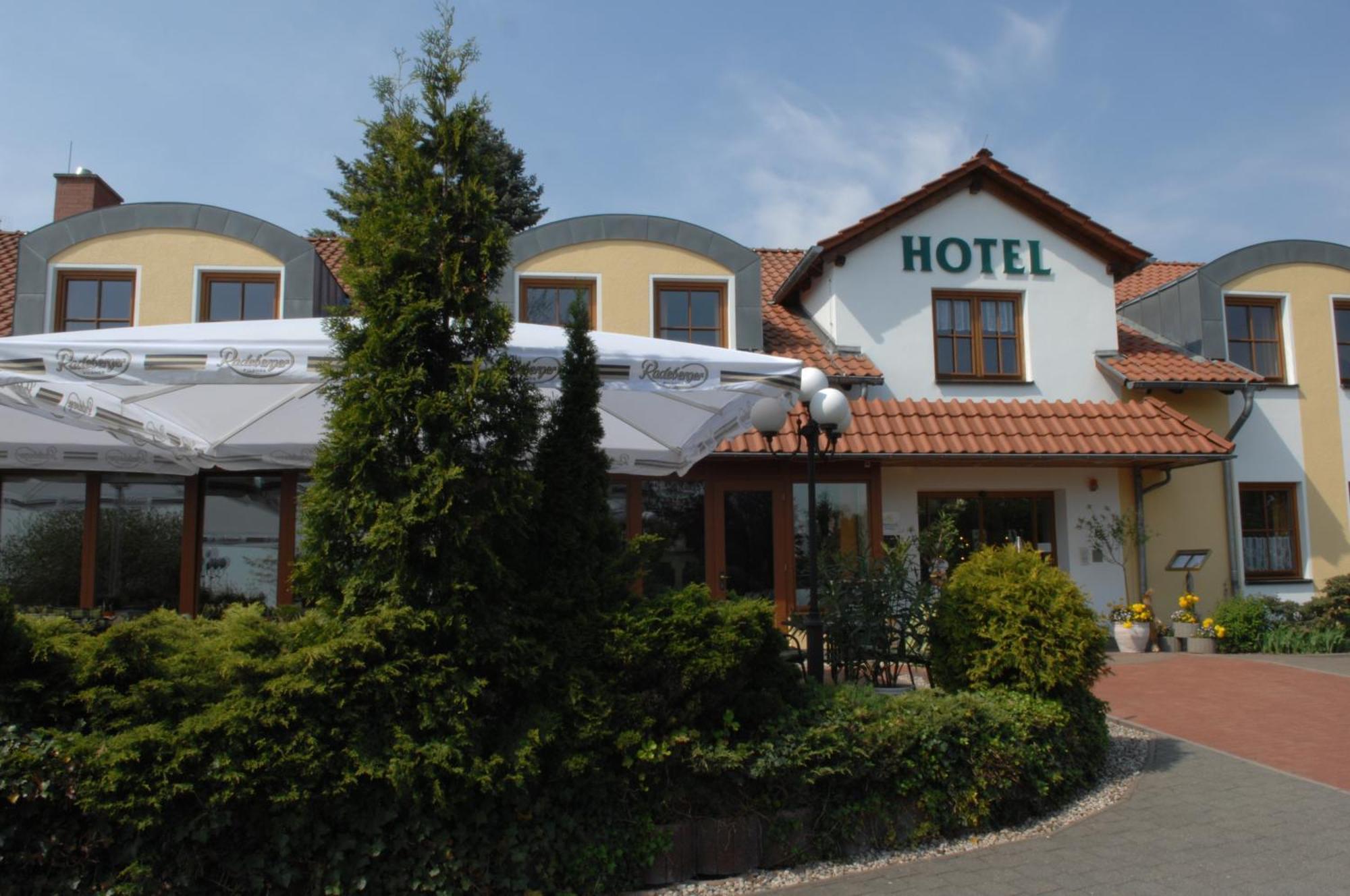 Landhotel Dresden Bagian luar foto