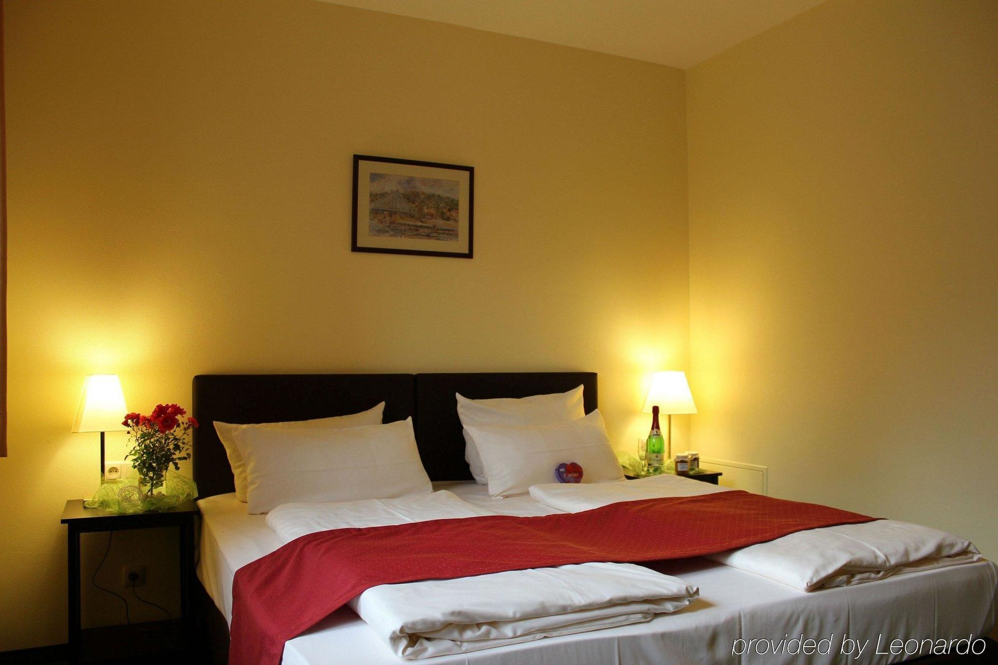 Landhotel Dresden Bagian luar foto